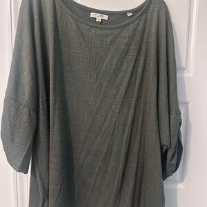 Max Studio Charcoal Short Sleeve Top